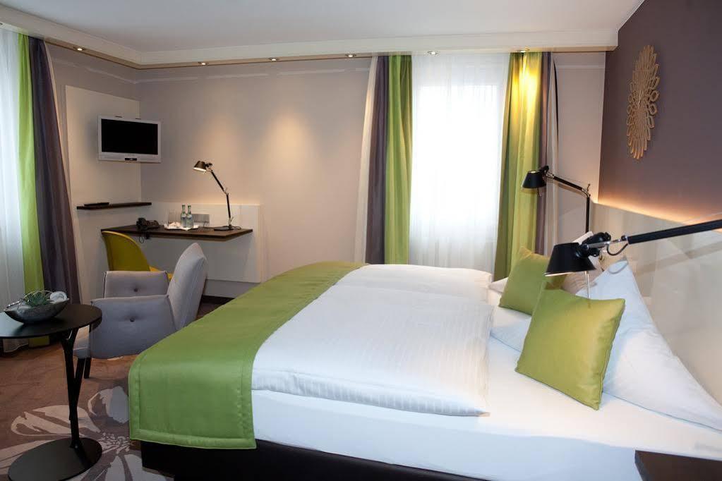 Hotel-Restaurant Arneggers Adler Tiefenbronn Zewnętrze zdjęcie