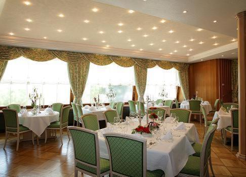 Hotel-Restaurant Arneggers Adler Tiefenbronn Zewnętrze zdjęcie