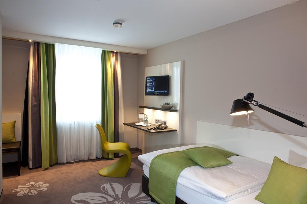 Hotel-Restaurant Arneggers Adler Tiefenbronn Zewnętrze zdjęcie