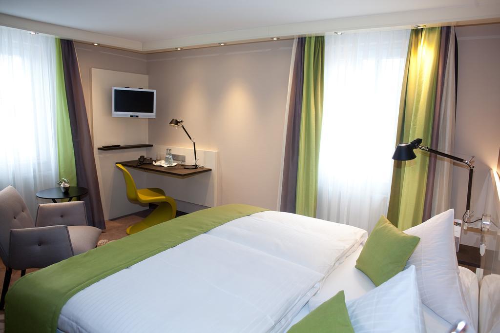 Hotel-Restaurant Arneggers Adler Tiefenbronn Zewnętrze zdjęcie