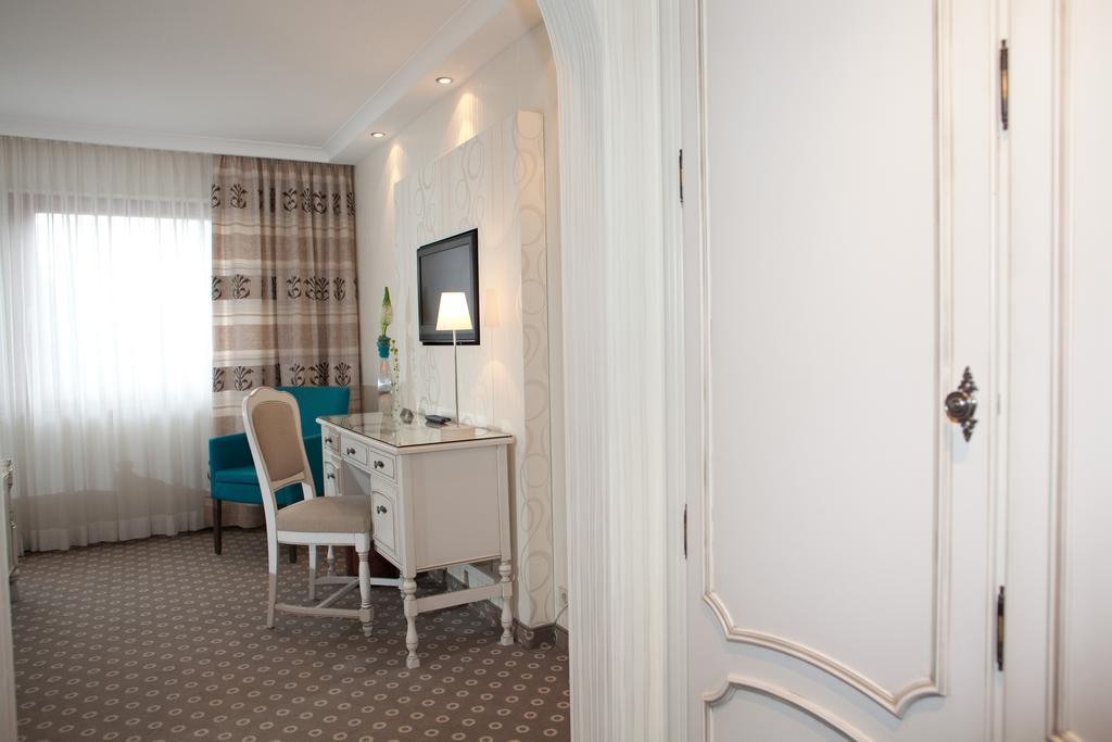 Hotel-Restaurant Arneggers Adler Tiefenbronn Zewnętrze zdjęcie
