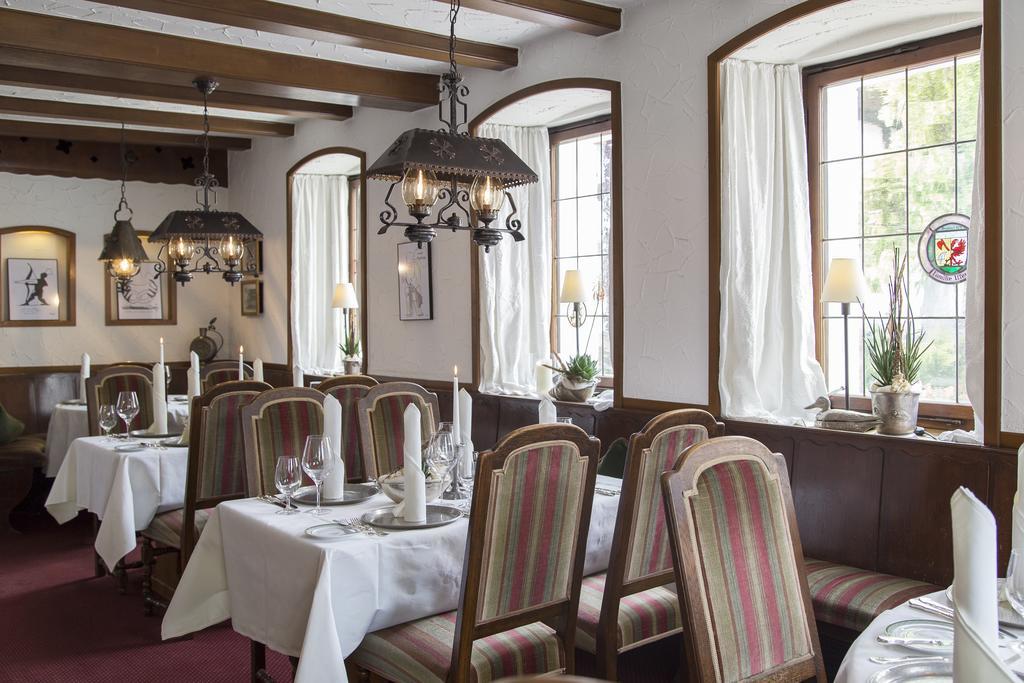 Hotel-Restaurant Arneggers Adler Tiefenbronn Zewnętrze zdjęcie